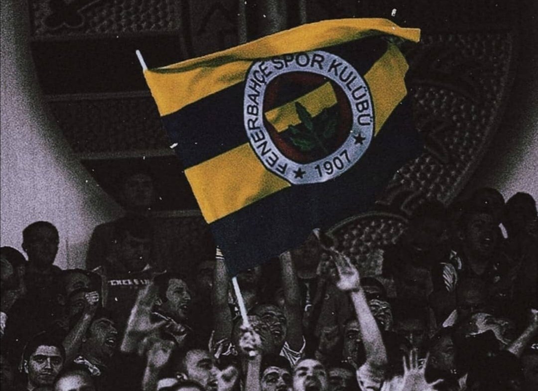 #Fenerbahce
Bir seni sevmişim yalan dünya da