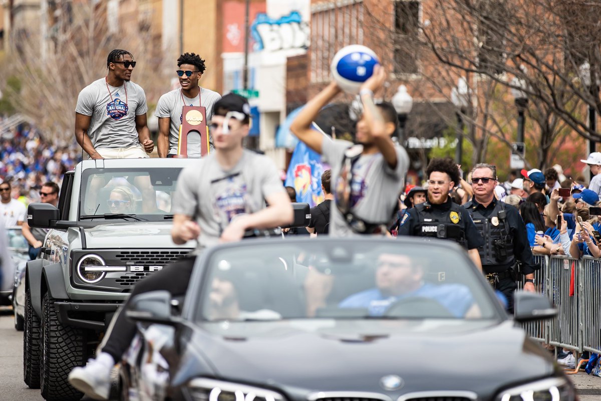 KUHoops's tweet photo. Celebrating with you all?

Doesn’t get much better than that. 

#RockChalk x #KUbball https://t.co/TDQ2upZiSt