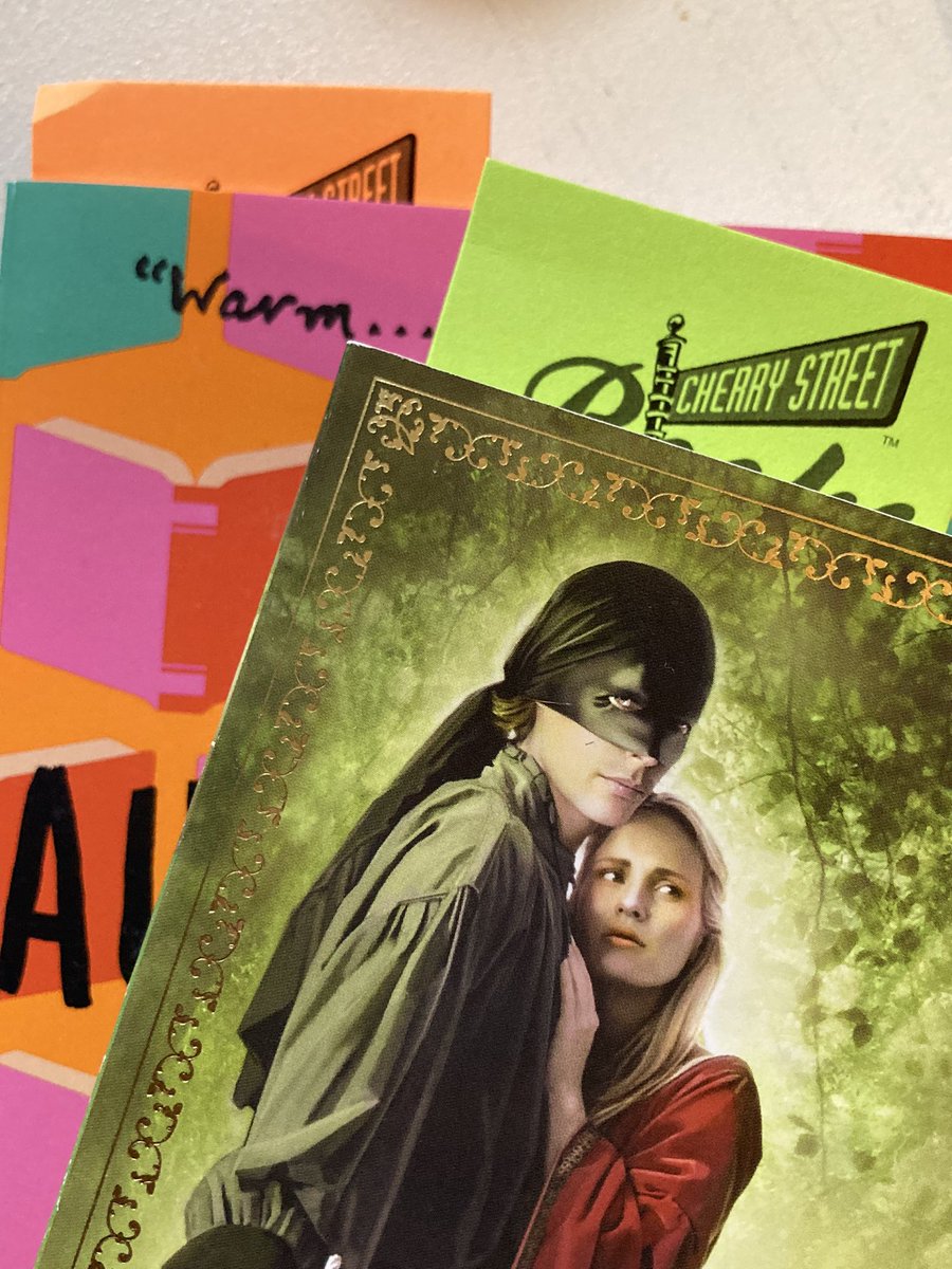 6uglust's tweet photo. just noticed the girl at the book store matched to bookmark colors to the books,,,, thank you for your service ma’am https://t.co/QDf4lZ1cbM