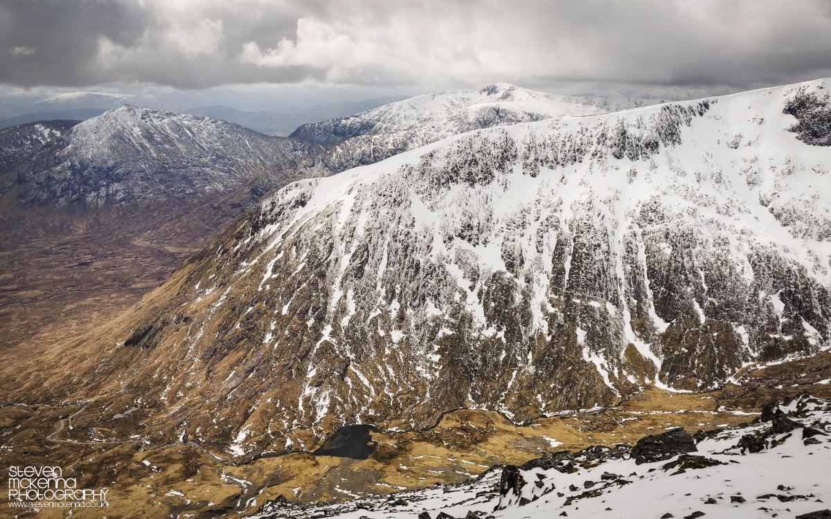StevieMcKPhoto's tweet photo. After what has felt like weekend, after weekend, after weekend, shooting events in the mountains, it was time for some me time without a massive camera backpack!
#glencoe #glencoemountainresort #skiscotland #protectourwinters #snow #springshred #romesds https://t.co/dg94tVytwe