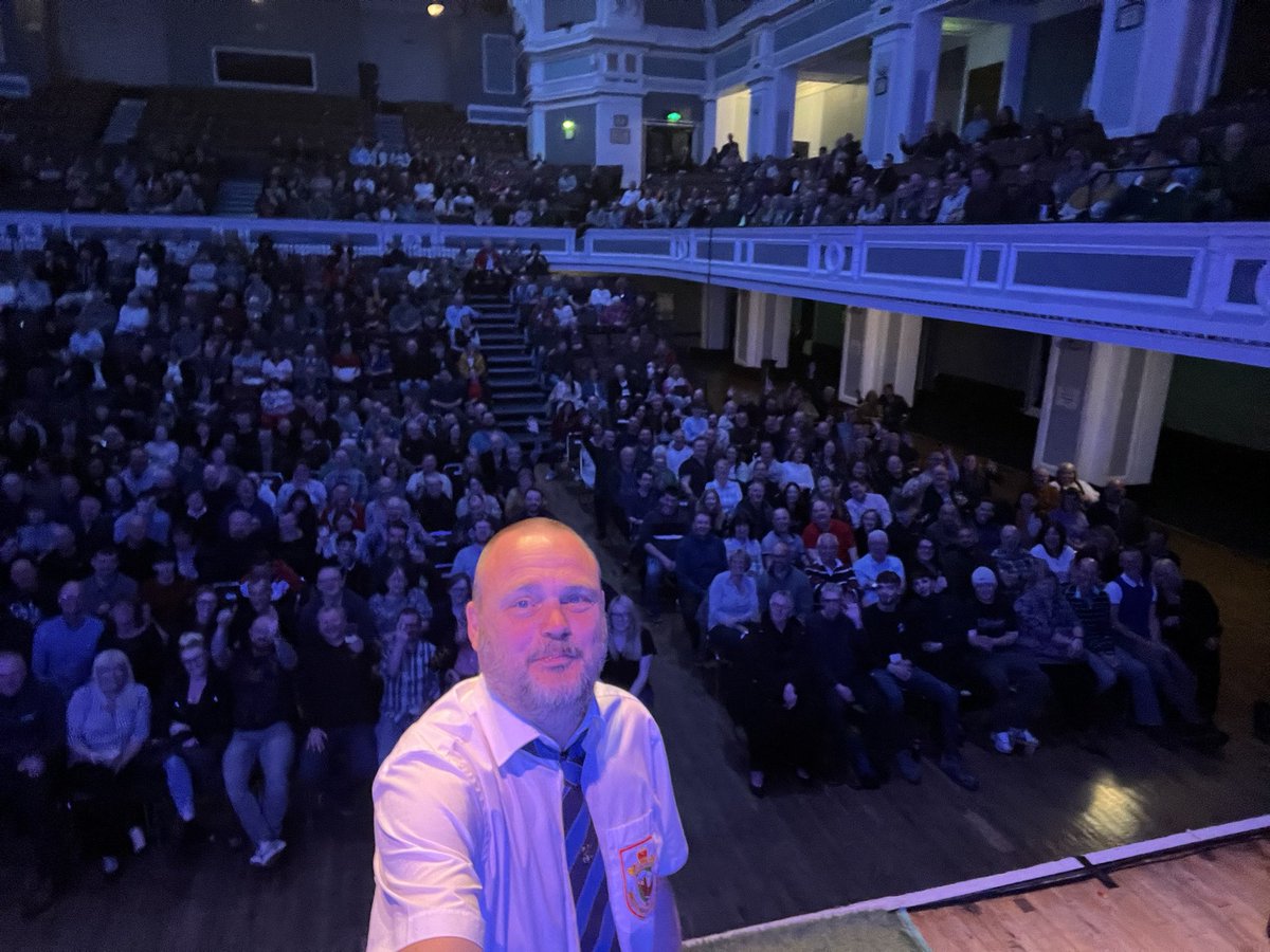 almurray's tweet photo. Blackburn! @kinggeorgeshall what a night. Tina the dinner lady who is not a dinner lady. Cow no 89! Rich the Prophet. Paul, Paul, Paul, Paul and Paul. Susie. Thank you all! https://t.co/B2FH7cPB9U