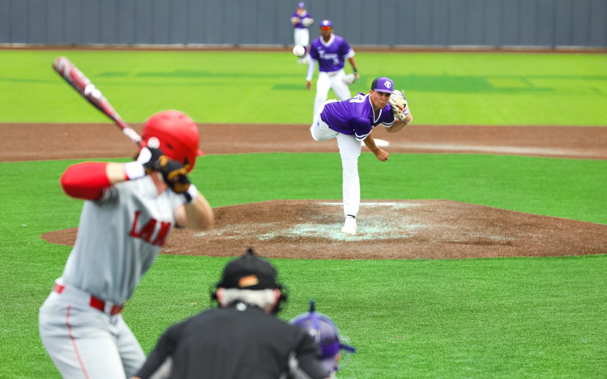 TarletonBase's tweet photo. 8.0 IP. 2 ER. 5 K. Texan W.

@_bryceh3 was dealing today🙅🏻‍♂️

#RideWithUs https://t.co/VFIHYvM9O6