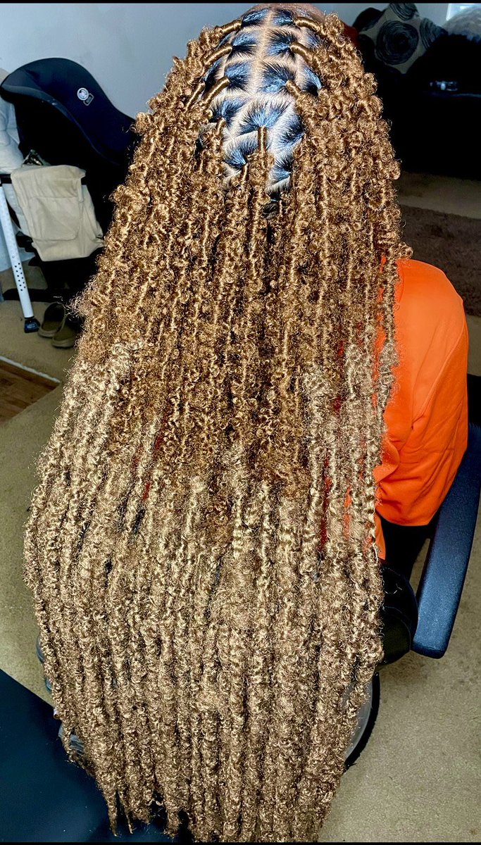 circus_solay's tweet image. KILLA Disstressed Locs 🔥🍯💛🤎 These are my new Fav. Don’t just look  .. #BookTheLook