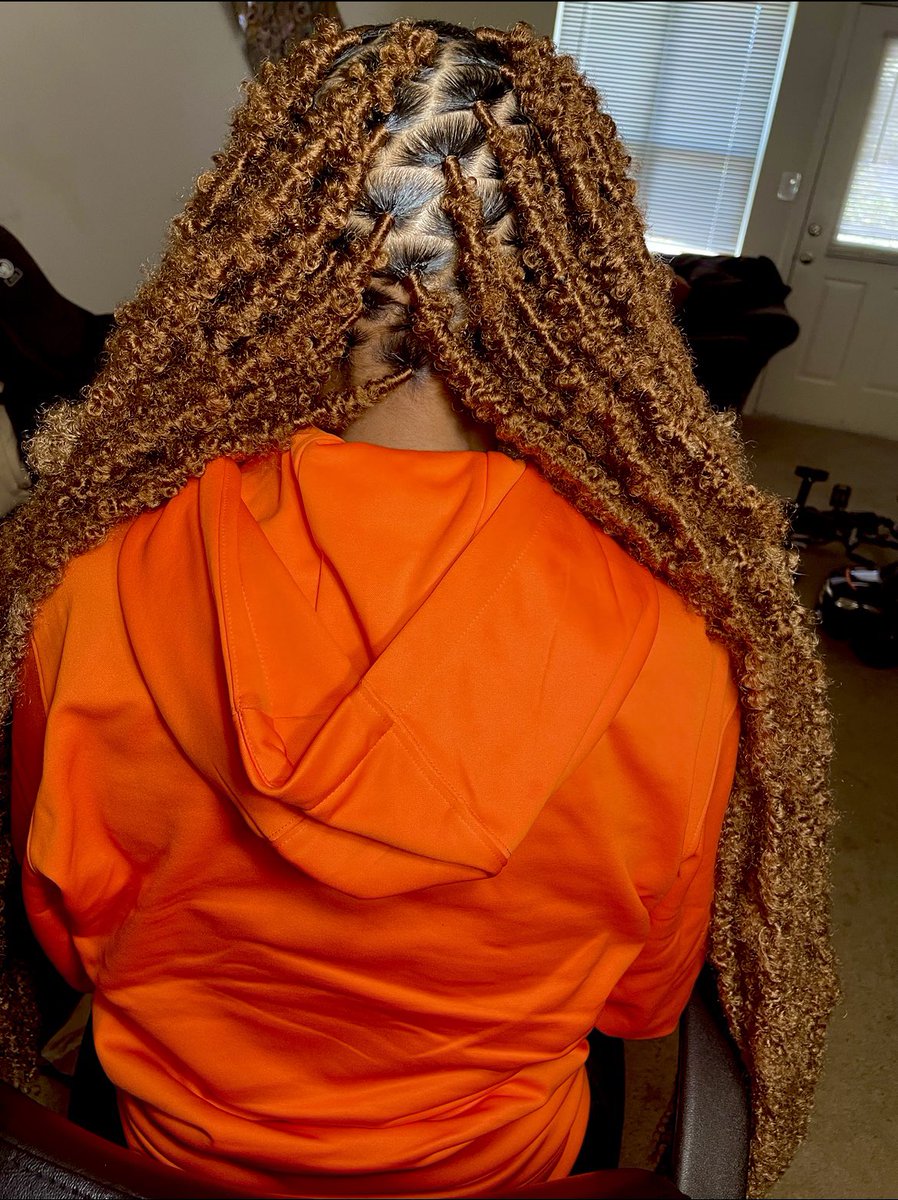 circus_solay's tweet image. KILLA Disstressed Locs 🔥🍯💛🤎 These are my new Fav. Don’t just look  .. #BookTheLook