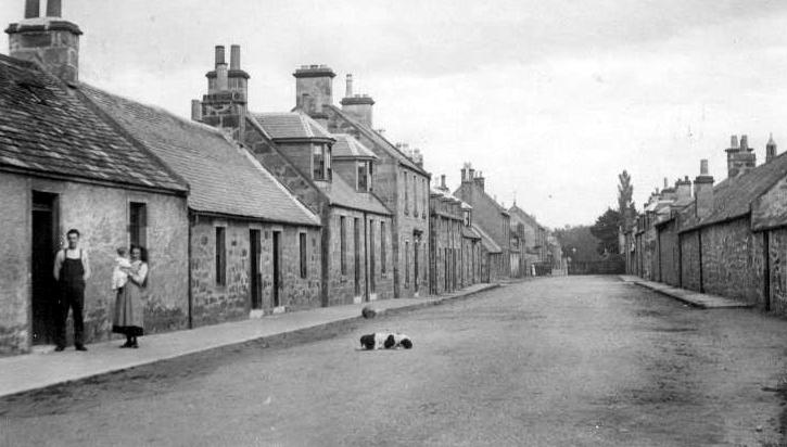 tourscotland's tweet photo. Old Tour #Scotland Ancestry Travel visit Genealogy Scottish Family History Genealogy Blog photo of cottages and people and story of #Bishopmill in #Elgin, #Moray A poorhouse was built here in 1863. The architecture was by Alexander and William Reid https://t.co/8lcfz319Cm https://t.co/NhcuS8b4xN