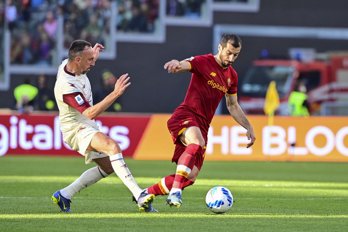 Another crucial win in <a href="/SerieA/">Lega Serie A</a> in front of an amazing #romanista support🔥❤️ On Thursday we have to win once more - all together! ⚽️👊🏼👊🏼 <a href="/OfficialASRoma/">AS Roma</a> #asroma #romasalernitana