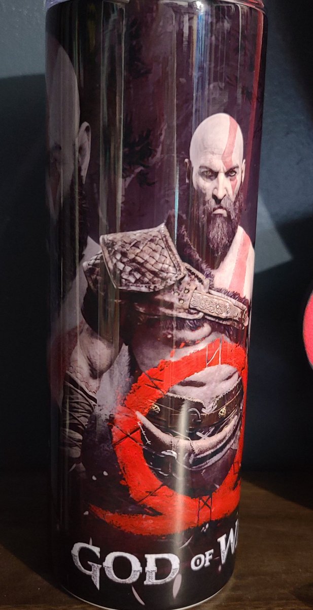 ElMafiosoGamer's tweet photo. Un preview de uno de los premios para el Season 1 De Tus Mejores Clips👀👀Quien Sera Coronado El Mejor... Se que tengo por ahi unos pocos amantes al juego God Of War 🔥🔥Mañana anunciamos todo en nuestras redes sociales...PENDIENTES.. Dando un poco de amor para tras a la todos https://t.co/loS2P62lBj