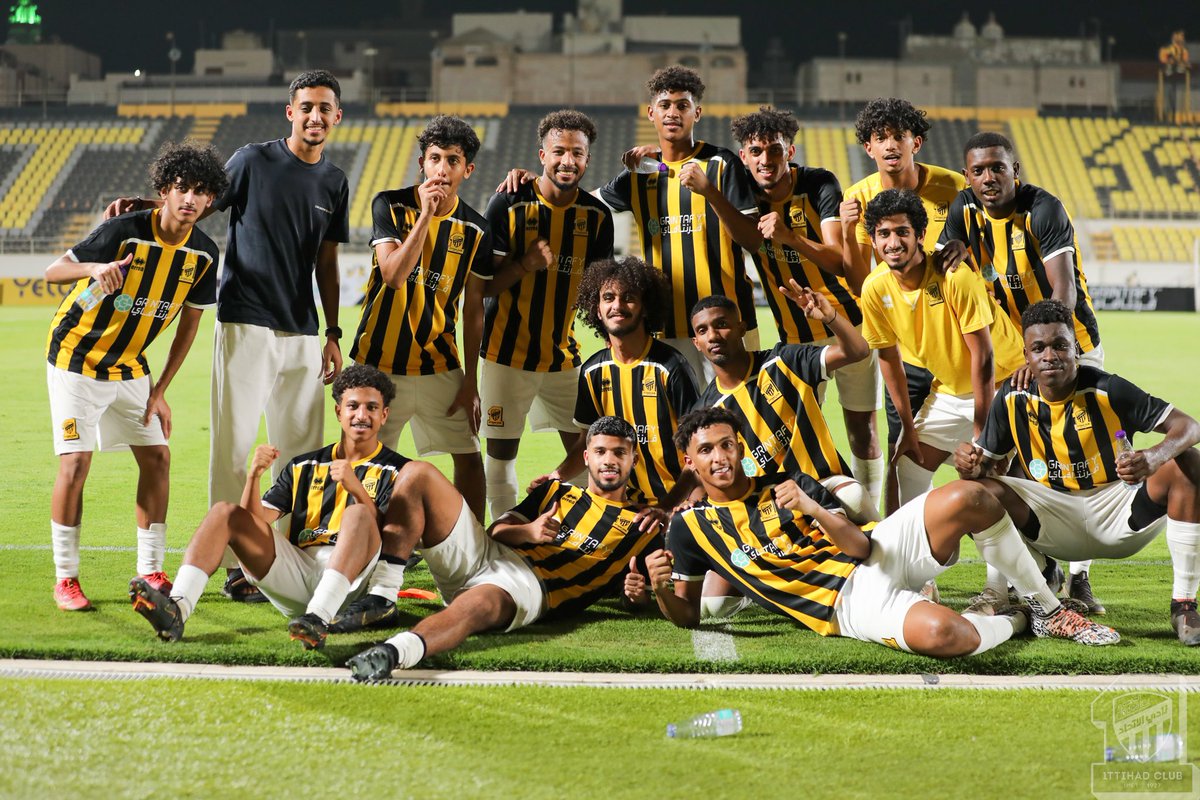 ittihad's tweet photo. ⚫️دوري تحت 19 عام🟡
⚽️| #الاتحاد 2 : 0 الطائي
"نهاية اللقاء" 
أنس الشريف ⚽️
حسان عمار ⚽️ https://t.co/WvhLVvwxMU