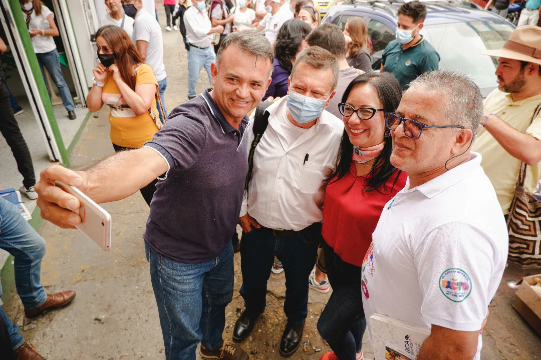 alexandravasoch's tweet photo. Acompañando la instalación del Comité Provincial del Sumapaz, continuamos trabajando por Cundinamarca y Colombia, vamos a llevar a @petrogustavo y @FranciaMarquezM a la presidencia. https://t.co/Lst1Q49FLj