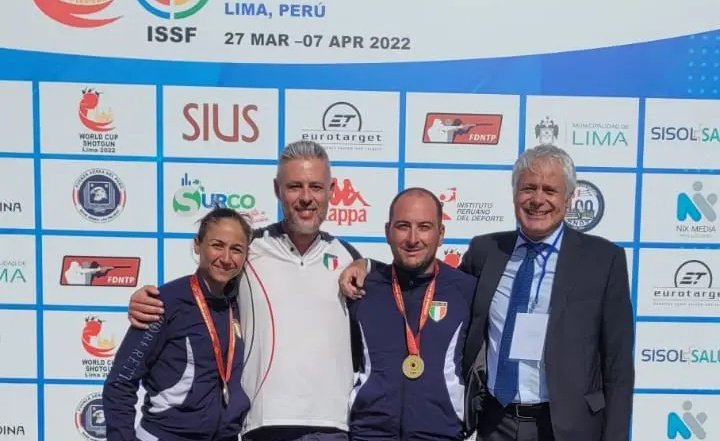 giomalago's tweet photo. Super #ItaliaTeam! In Coppa del Mondo @Federginnastica #Raffaeli 2ª nell'All around, al cerchio, palla e clavette, #Baldassarri 3ª alla palla.#Cavalli fa brillare la @Federciclismo: sua l’Amstel Gold Race. @Fitavstampa vince nello Skeet con #Scocchetti-#Simeone, squadre sul podio https://t.co/Uch6iWtEA9