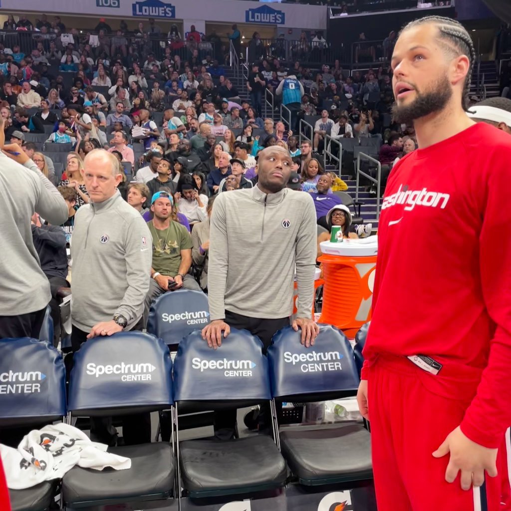 CapitalCityGoGo's tweet photo. A familiar sight from the Go-Go on the sidelines of the @WashWizards today.
#GoGoRollCall https://t.co/Ml7THVvpAq