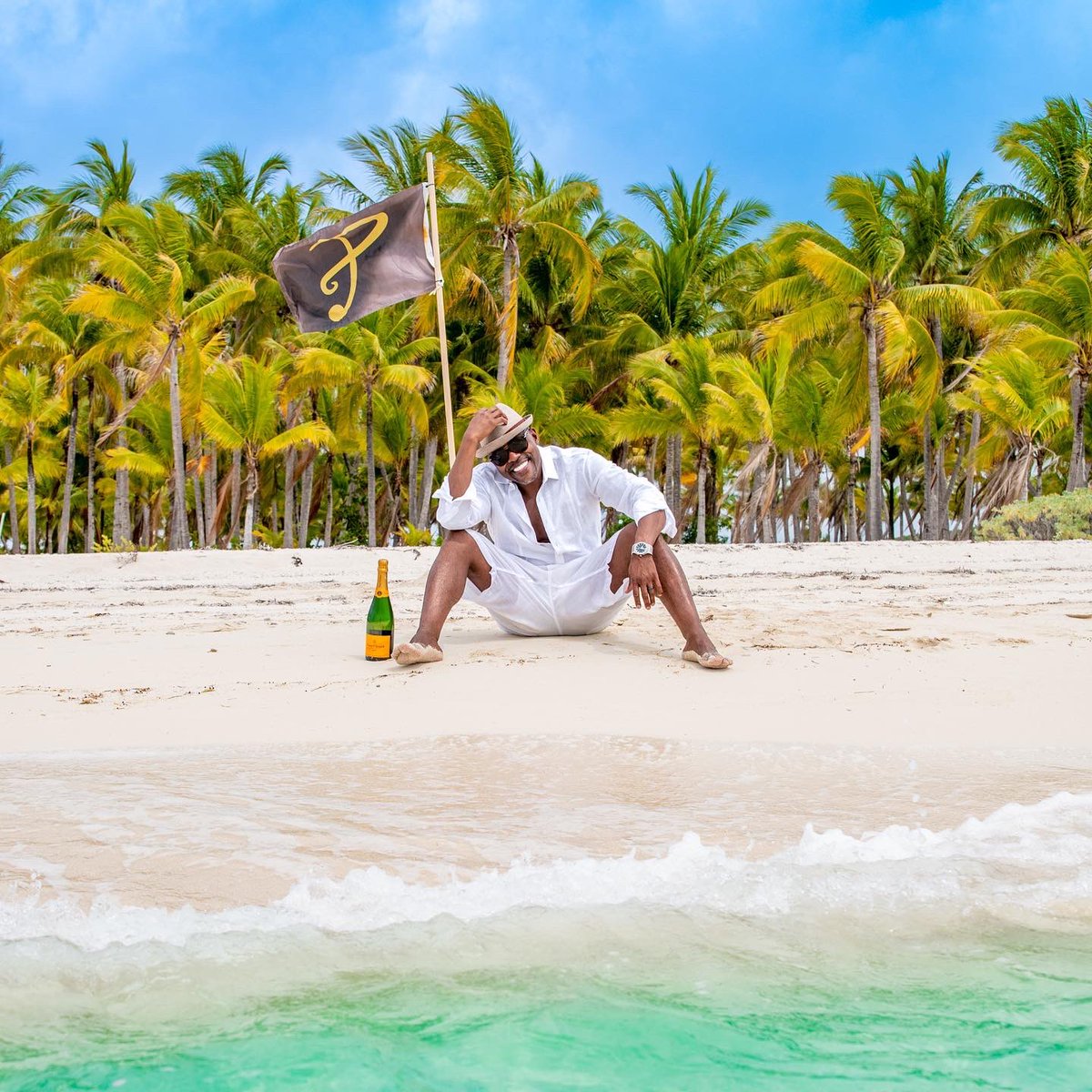 willpowerpacker's tweet photo. Kicking this Birthday Week off with a BANG!!! When you work this hard sometimes you have to treat yourself to something BIG. You guessed it…that’s a new hat 🎩😎🏝 #WorkHardPlayHarder #EarnedThis #AriesSeason https://t.co/7UYwyLyTge