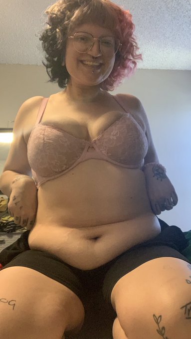 cute tummy content 4 u 💕 https://t.co/llTbdSWKQC