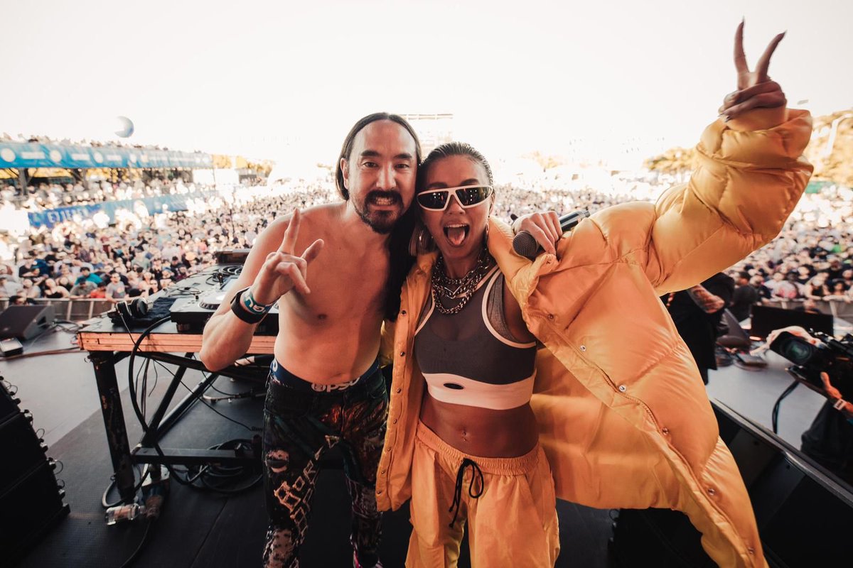 agnezmo's tweet photo. @steveaoki I had soooo much fuuuun!!!! See u soooon https://t.co/Lr1wr78YTG