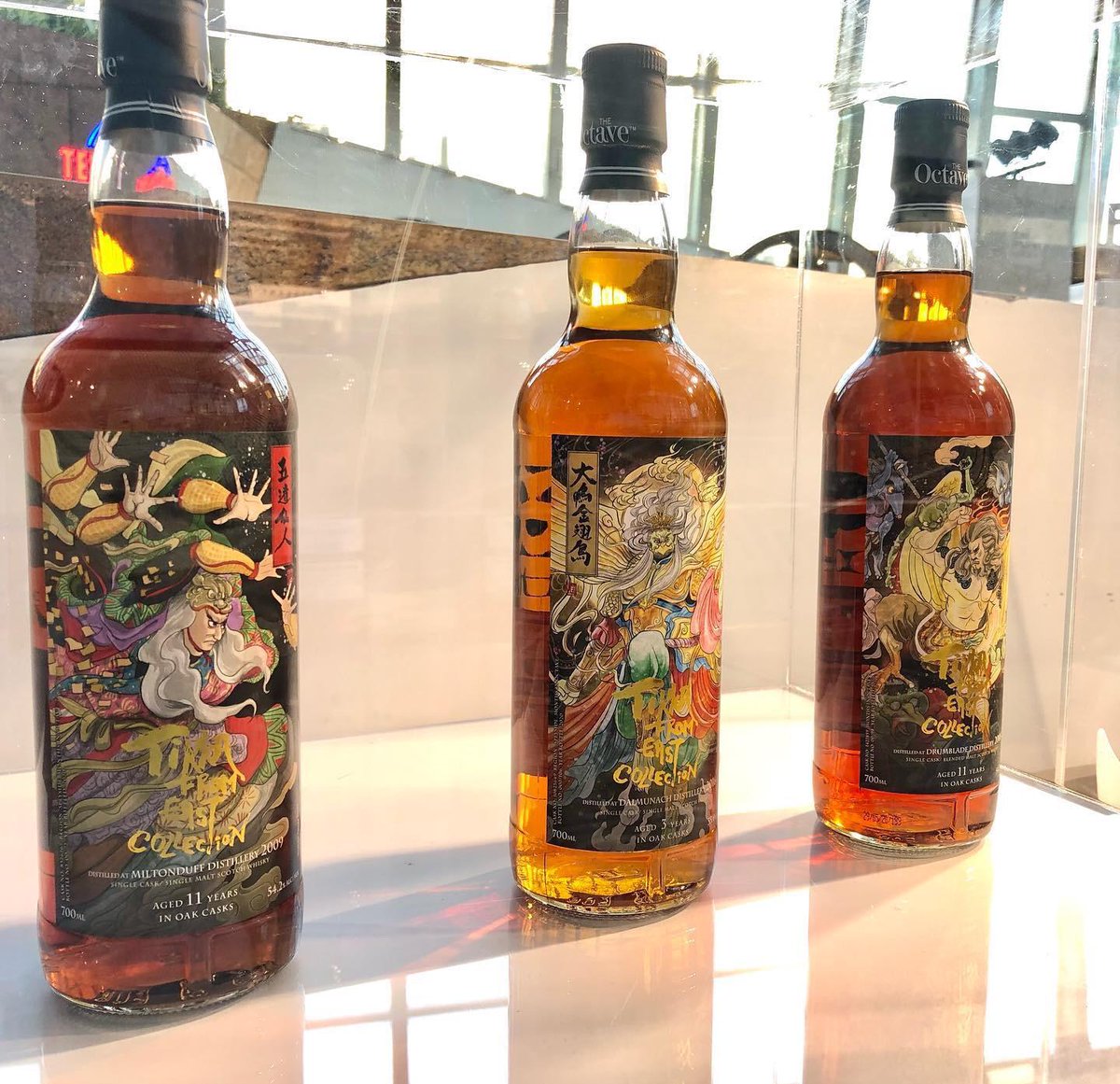 Tik Ka from East Collection Whisky in year 2020 with Miltonduff and Dalmunach. The set of three represented "Human（人）", "God（神）" and "Tao（道）".
<a href="/tikkafromeast/">tik ka from east</a>   #Metaverse #digitalart #nftcollector #Winelover #Whisky #asiaart #art #alcohol