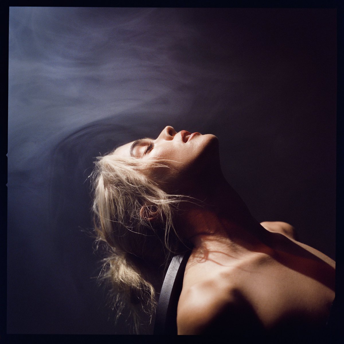 ItsMikeGray's tweet photo. Hasselblad 500 doing it’s job. https://t.co/ec7NqxsVnB