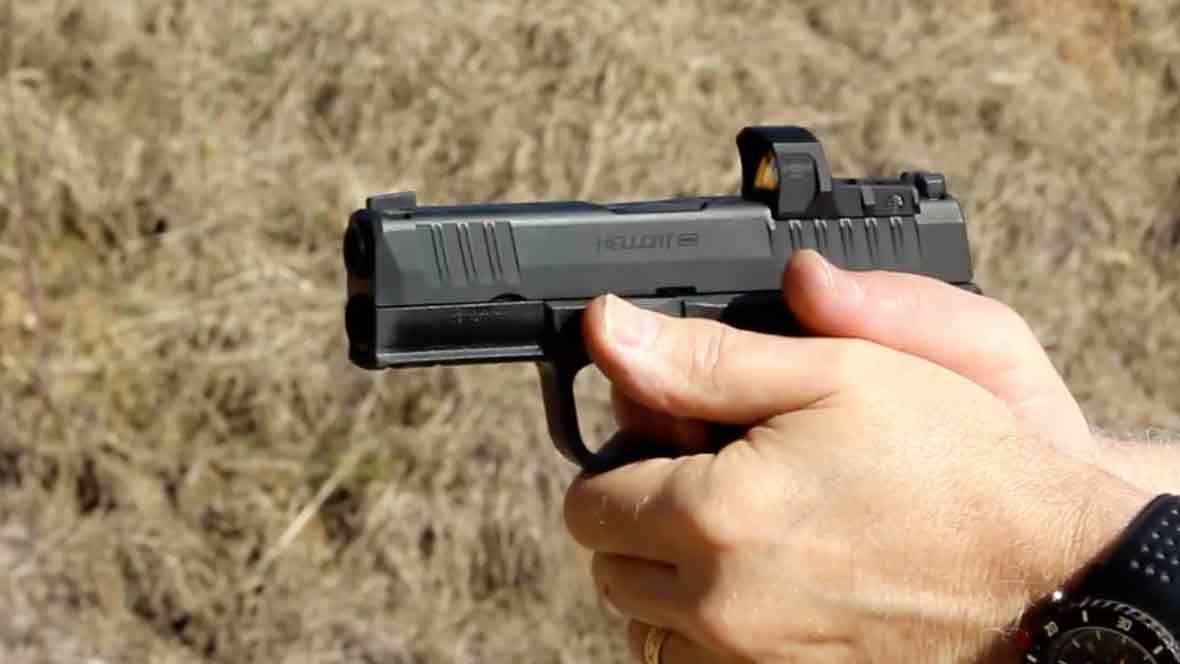 GunUp's tweet photo. Sootch00 reviews the New Springfield Armory Hellcat Pro: 15+1 mag capacity, 3.7" barrel yet super thin. Hex Optics Wasp mounted. #hellcatpro #springfieldhellcatpro #sootch00
๐ฅ Watch Video on GetZone: https://t.co/VMqec8Hcnw https://t.co/WDYKCSoFuR