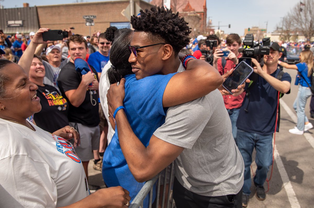 KUHoops's tweet photo. Family > Everything https://t.co/57hCnr2wpS