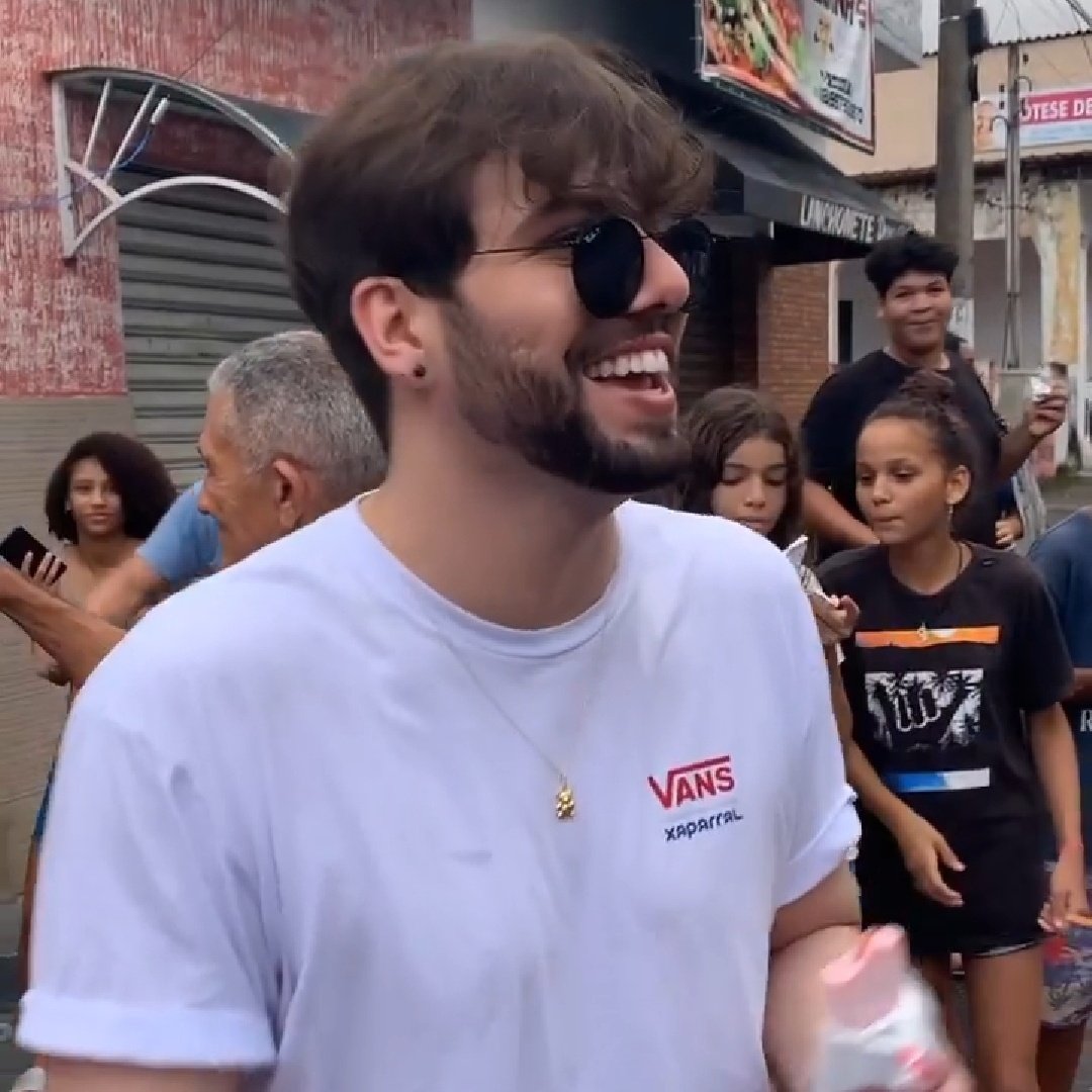 loh__Z's tweet photo. pequenos detalhes do luquinhas (t3ddy) que eu amo! - a thread <3 https://t.co/fs9hQhpl5J
