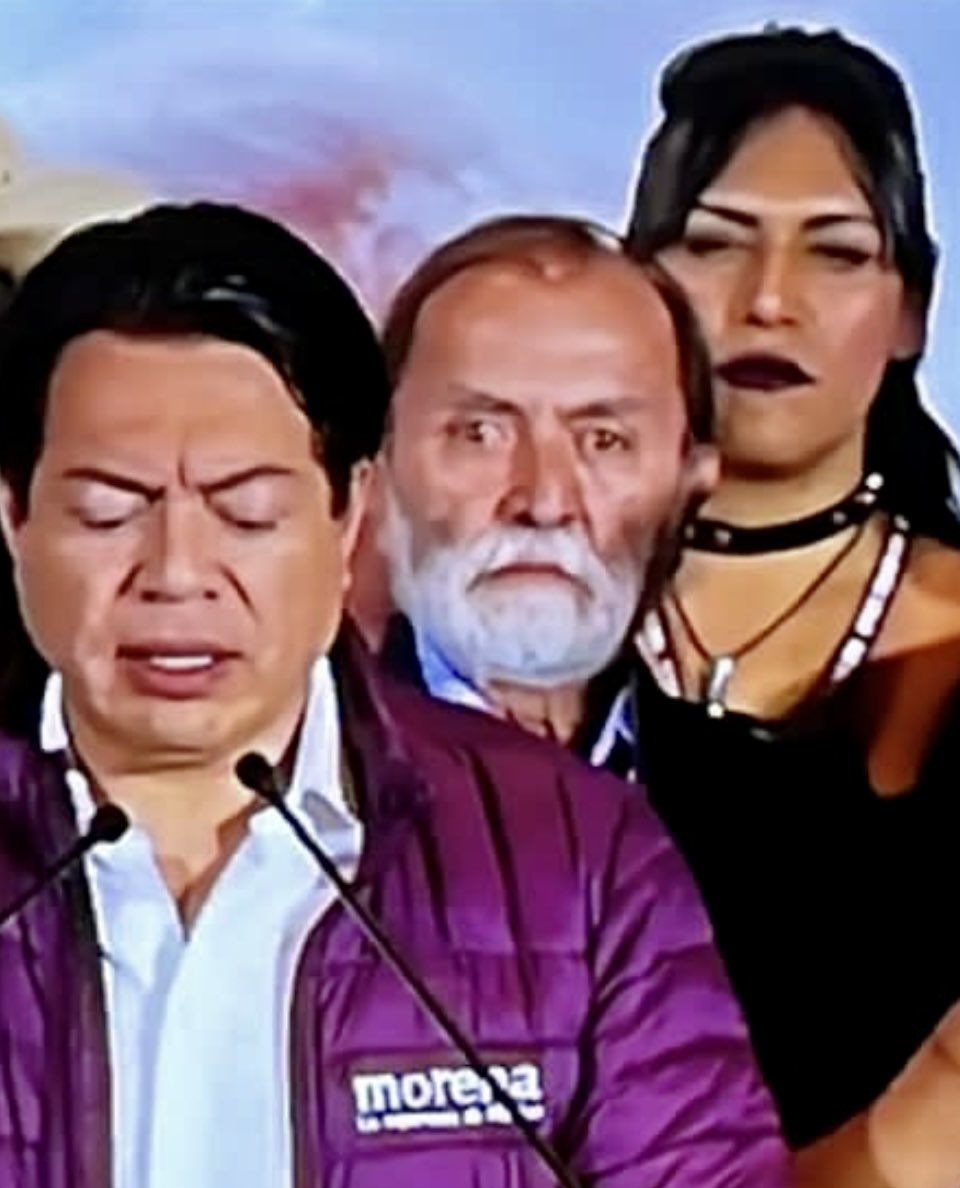 _Gabo_N's tweet image. - Mario, necesito una desparasitada, siento que me pica la cola
- Lo que necesitas es vaselina, Epigmenio.