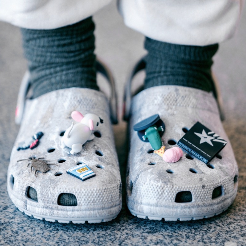 looking for crocs shoes