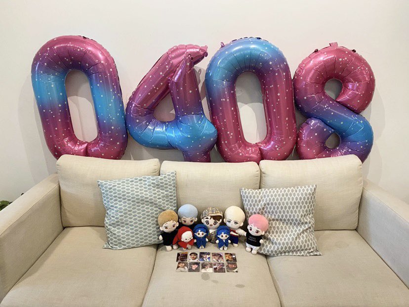 rbbh56's tweet photo. I had fun yesterday!🥰🥰thanks to all the  beautiful admins who organised this great EVENT, amazing decors and lots of freebies🥰🥰👏👏♥️♥️♥️!  Thank you so much @aeriarcade &amp; @kprokz 
#EXOGRAPHY 
#aeriarcade 
#EXO10thAnniversary 🎊🎂🎉 
#10YearsWithEXO https://t.co/cms4N2cF2B