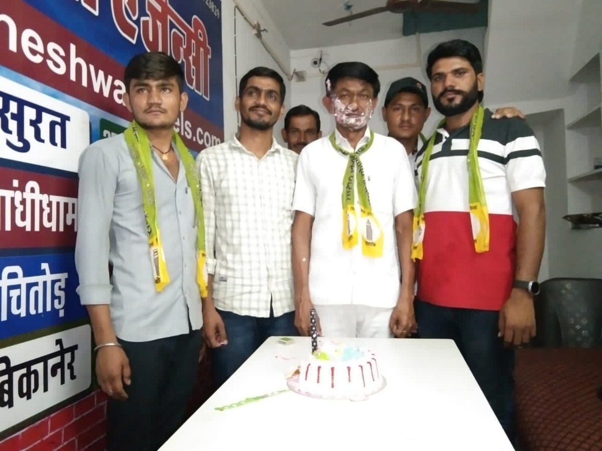 TeemHb's tweet photo. मेरे जन्मदिवस पर आपके आत्मीयता पूर्ण शुभकामना के लिये मैं हृदय की गहराइयों से धन्यवाद और आभार व्यक्त करता हूँ।
#HBDChellaramGodara
#RLPSanchore #RLPRajshathan 
@RLPINDIAorg @youth_rlp 
@Rlp4jalore @TeemHb https://t.co/g6Z8izq9pq