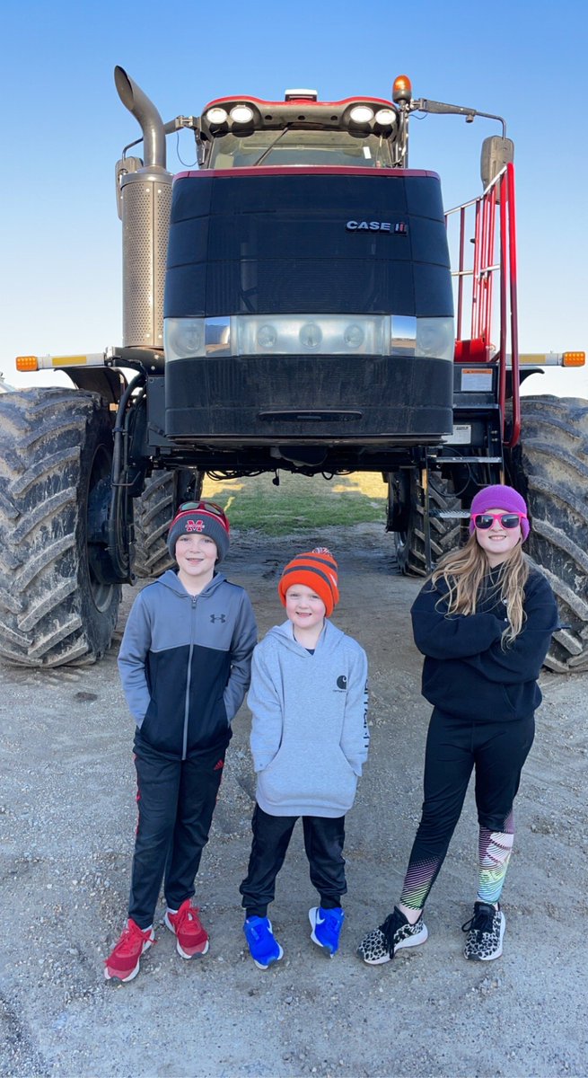 No matter what color you prefer, cool equipment is cool equipment. The next generation was checking out the Case equipment this weekend in Jefferson. #FSProud