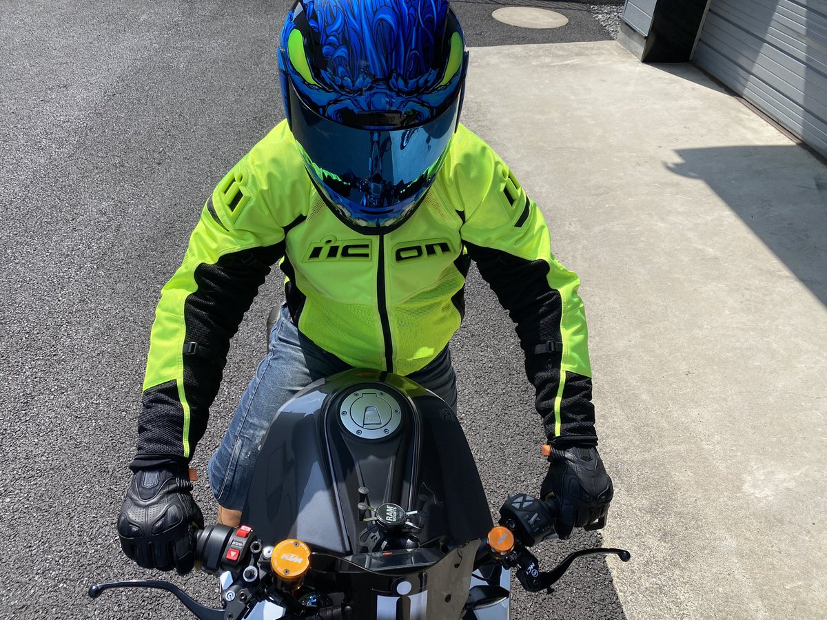 AFGMOTO's tweet photo. Contra2 ジャケットは春夏秋使える便利な一着!D3Oプロテクター内蔵と色鮮やかなラインアップ。
https://t.co/DqLLNq2yWf #iconmotosports #afgmotosports #contra2 #airform #スリーシーズン #d3o #icon #バイク https://t.co/d4VzFCJzpP