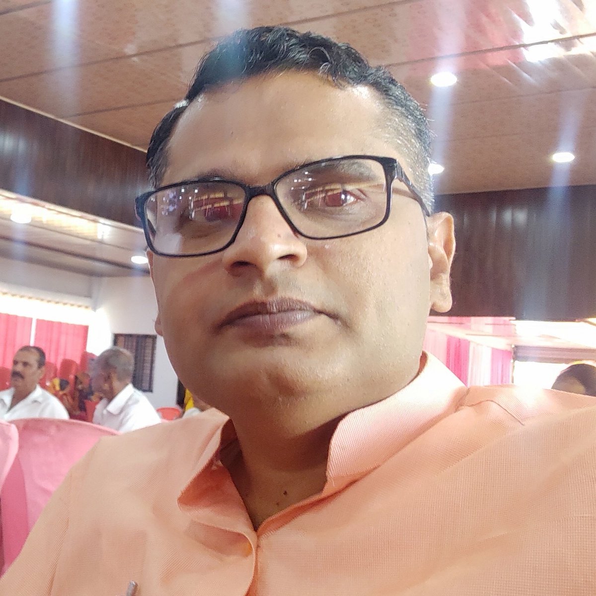 charu_borse's tweet photo. #NewProfilePic https://t.co/5fmVfHSd0s