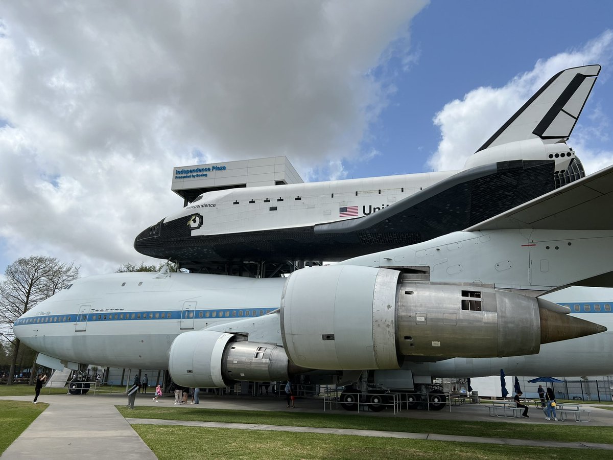 benjorama's tweet image. Independence Plaza and SpaceX Falcon 9 booster, Space Center Houston

#IndependencePlaza #SpaceCenterHou #SpaceCenterHouston #NASA #shuttlecarrier #spaceshuttle #Falcon9 #SpaceX #Houston #Texas