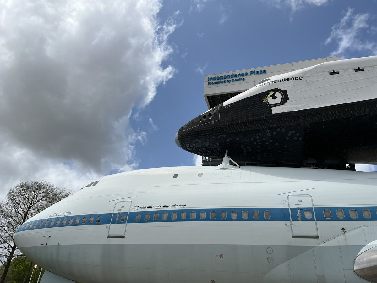 benjorama's tweet image. Independence Plaza and SpaceX Falcon 9 booster, Space Center Houston

#IndependencePlaza #SpaceCenterHou #SpaceCenterHouston #NASA #shuttlecarrier #spaceshuttle #Falcon9 #SpaceX #Houston #Texas