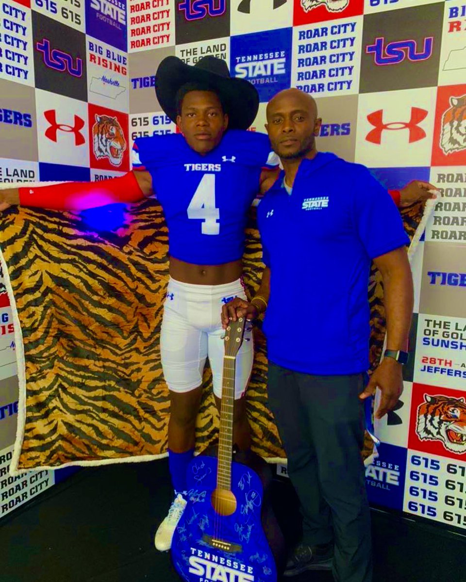 DmonMarable1's tweet photo. Had a great time at @TSUTigersFB 💙❤️.@Coach_Hoff_TSU @CoachMcNutt @_Elite3 @CHSDragonsFB https://t.co/l8Efs7orRl