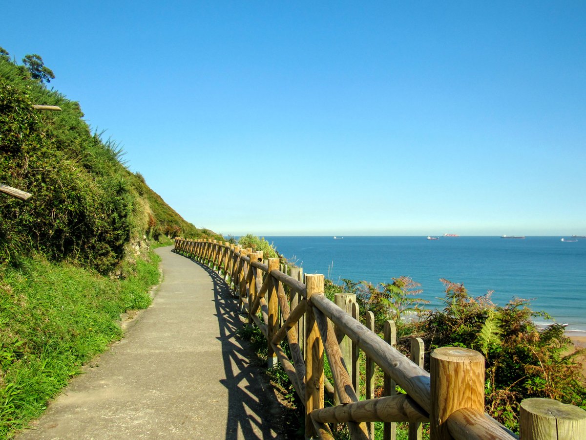 walkcamino's tweet photo. The #NorthernWay is possibly the Camino which has the most beautiful landscapes, thanks in large part to its geographical position between sea and mountain. The full Northern Camino route measures 840 km, starting from the French border. https://t.co/yZFlugEaFS

#walkcamino https://t.co/78SyHTjXk8
