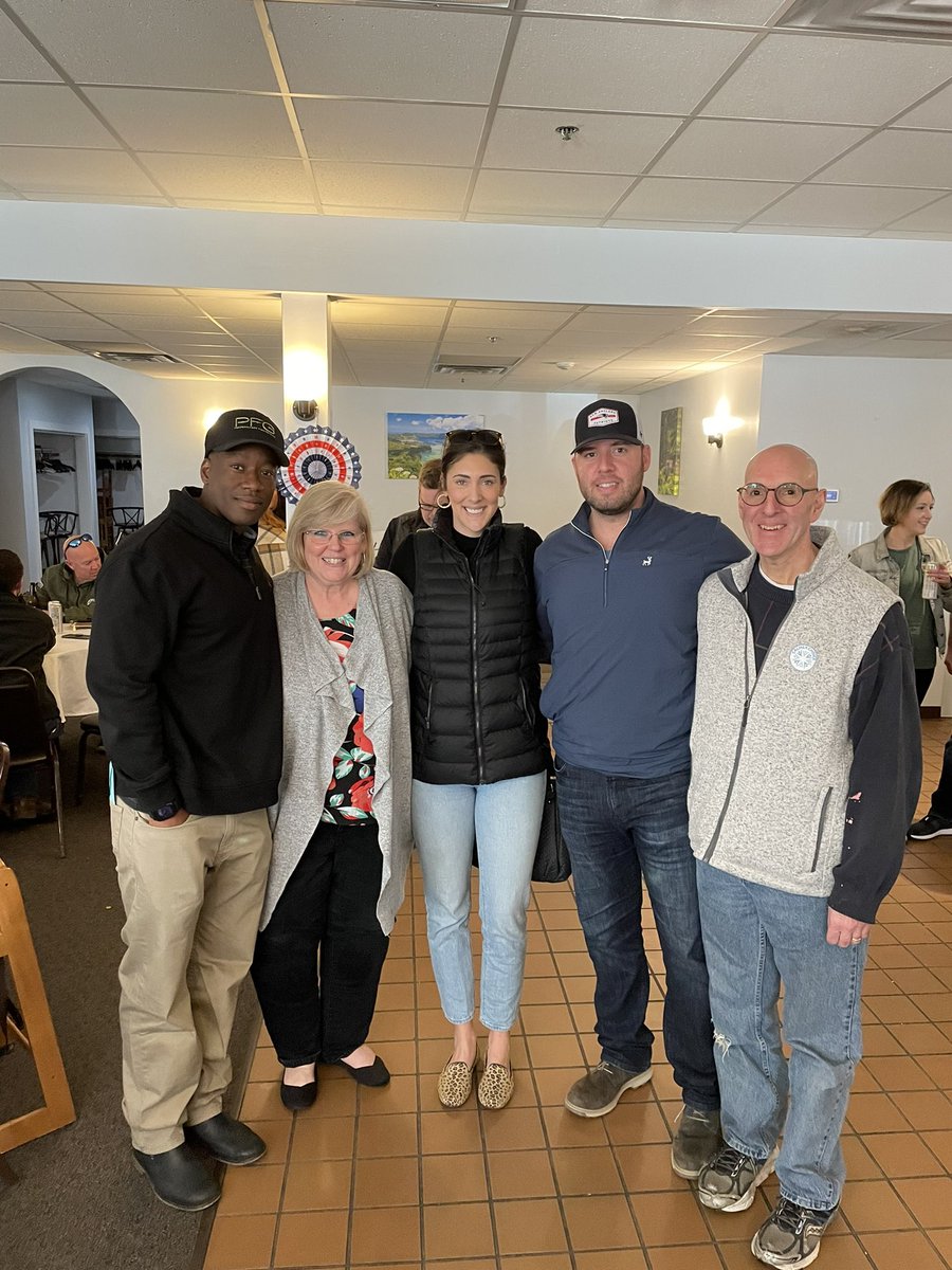 Sharon_Fulone's tweet photo. Welcome home and happy birthday Josh!  So proud of you and love you very much ❤️🇺🇸🎂#marinedeployment #thankyouforyourservice #ourotherson https://t.co/fzmkt8ijif