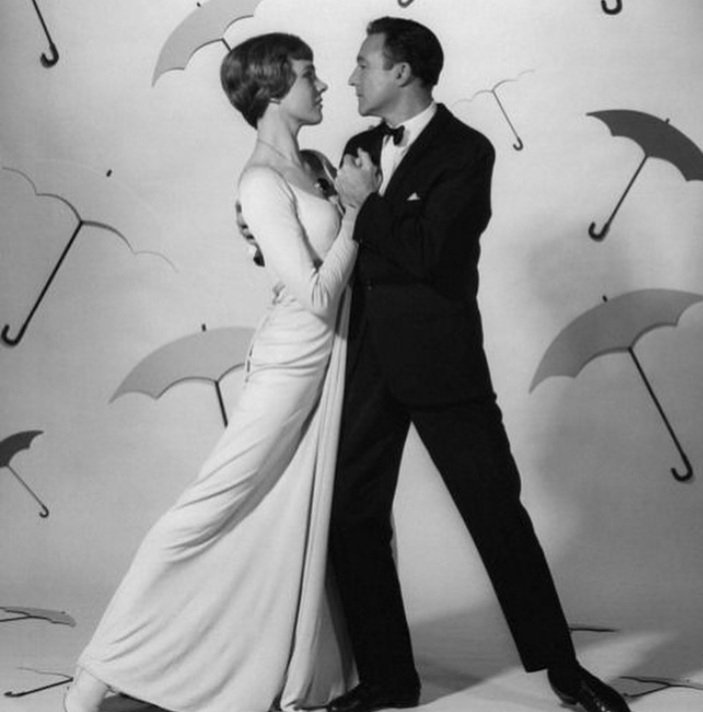 this photo of julie andrews and gene kelly 🖤