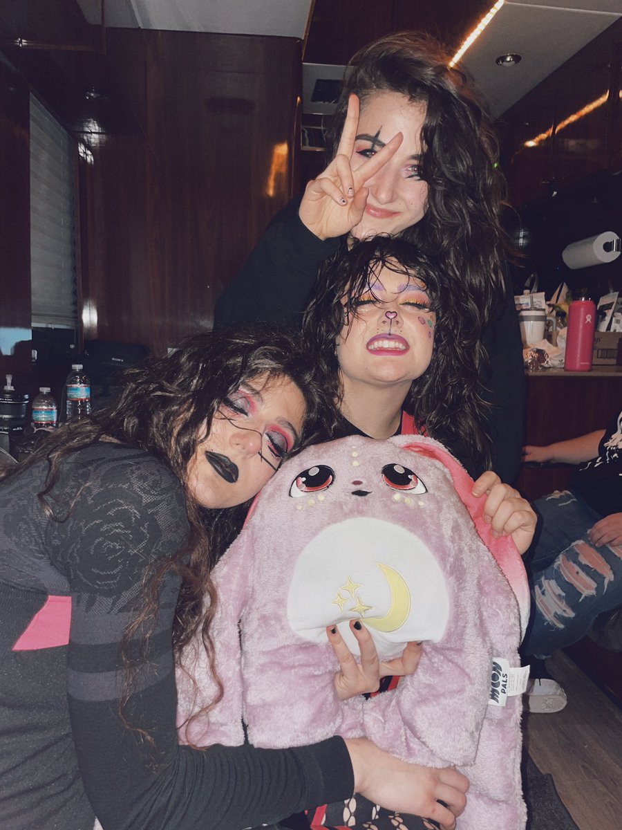 magdalenerose_'s tweet photo. Thanks @moon.pals for sending us this weighted plushie! We’re gonna see how good it works while on tour. Come see us tonight @fetemusic in Rhode Island for the first time!💗💚
#GFM #TeamGFM https://t.co/xPv0O69KJe