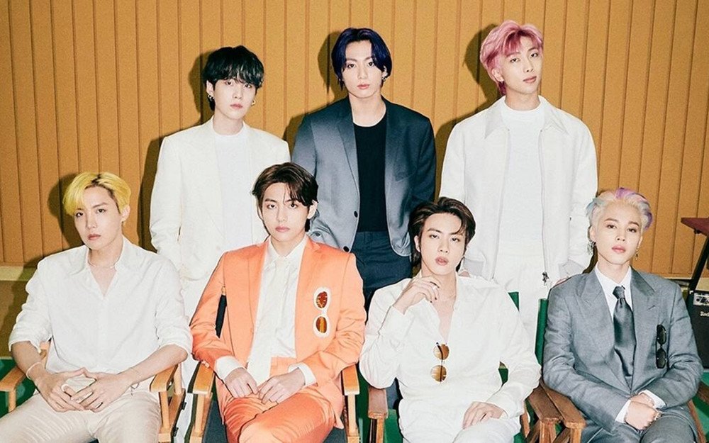 allkpop's tweet photo. #HYBE says #BTS members are also suffering from the lack of clarity regarding military service decision 
https://t.co/NPuKvR61XN https://t.co/5basTIq7xS