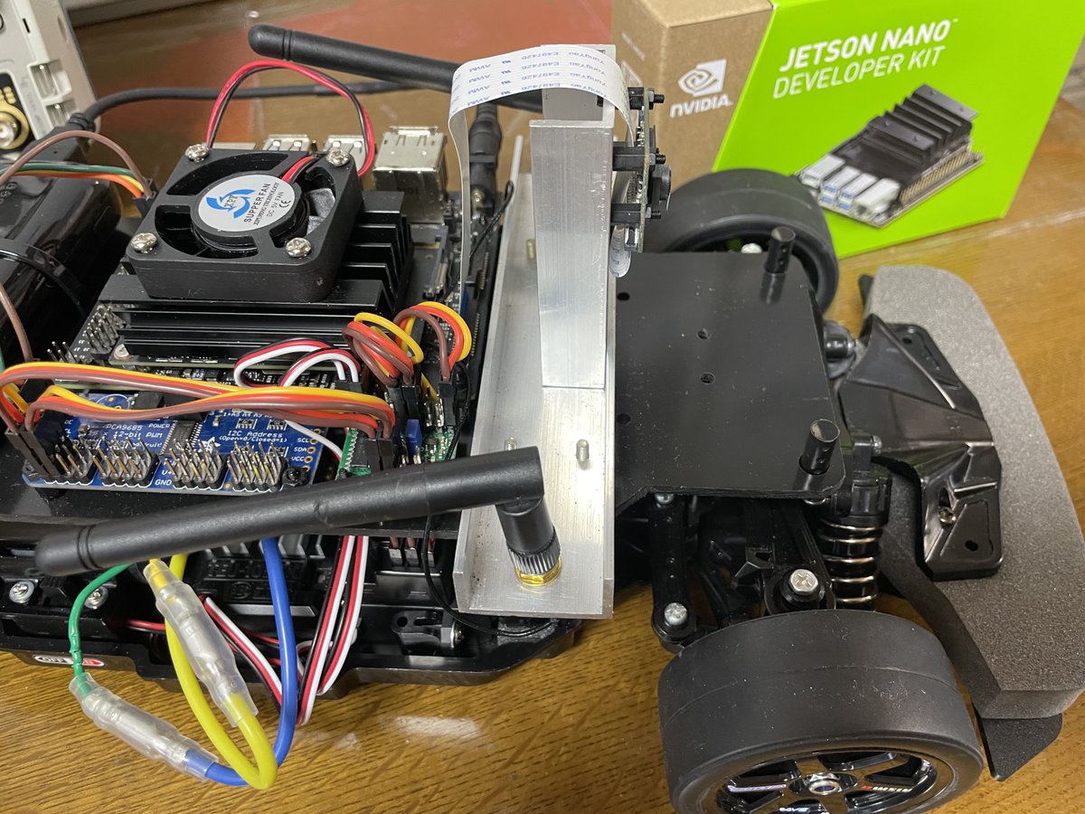 newspacedesign9's tweet photo. 「JetRacer」AIコンピュータボード「NVIDIA Jetson Nano」ソフトカスタマイズ中　ボディー塗装中
#ラジコン #ラジコンカー #タミヤラジコン #tt02 #nvidiageforce #nvidiacreators #nvidiagaming #nvidiajetson #jetracer #deeplearningmachine #自動運転 #ポルシェ #ポルシェ911 #ポルシェ911大好き https://t.co/YufZbxGDBf