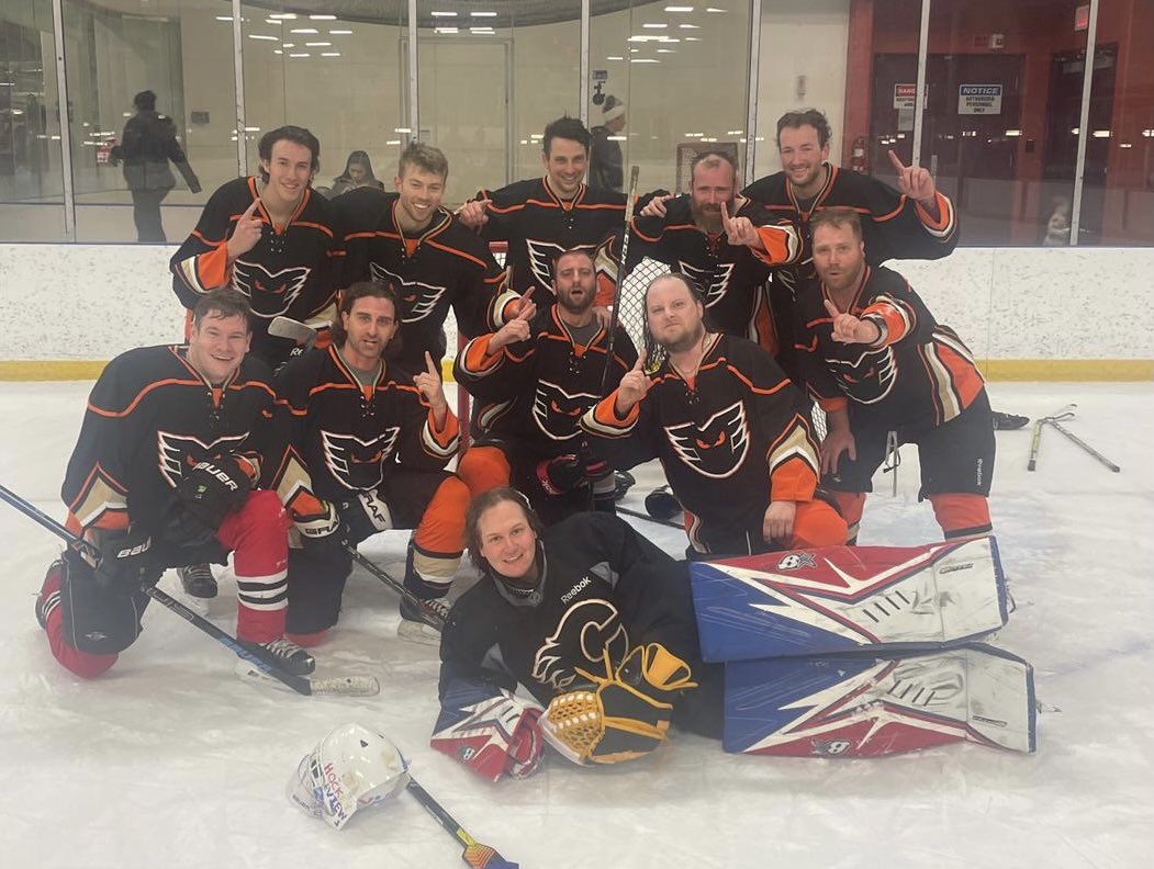 PhantomsPuck's tweet photo. Champs. 🏆 https://t.co/CfrtDDbsBG