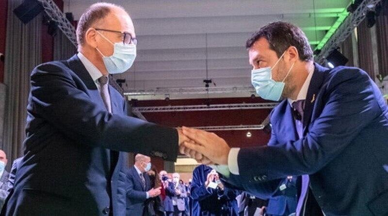 virtualex71's tweet photo. @EnricoLetta Fottetevi voi e il #greenpass Speriamo che la UE pro nazi ucraini imploda presto e il #pdlega pure. https://t.co/hYDa2gxqMk