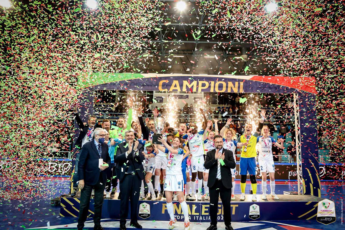 🏆🇮🇹 Città di Falconara, meglio delle favole. Siamo sul tetto d’Italia. La Coppa resta nelle Marche. Ieri, oggi e domani #WeareCitizens 🔵⚪️🦅

#CoppItalia #FinalEight #Campioni