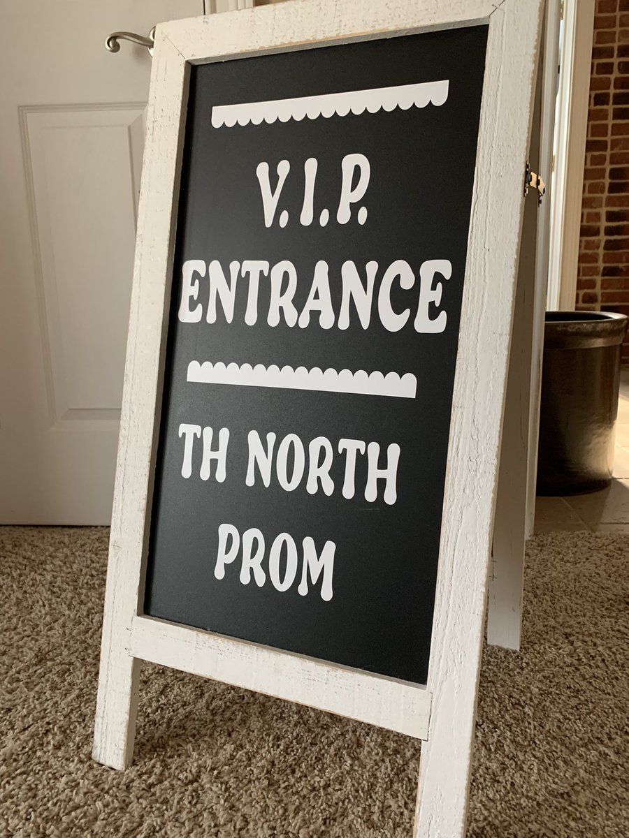 THNclassof2022's tweet photo. We think you are all VIPs! If you have not gotten your Prom ticket yet, go to room 144 before school, during SRT or right after school on Monday! I don’t want anyone to miss out! Mrs. Ringo https://t.co/1sWyJKaRZi