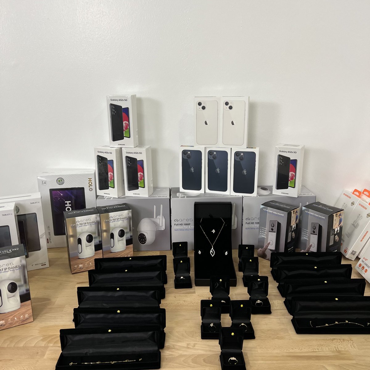 هالمرة بنسحب على #الايفون 13 من هالتغريدة. 
🎁😍📱

الشروط:
🔁 ريتويت
✅ متابعة <a href="/alrasailksa/">الرسائل للإتصالات</a> و <a href="/Salem_Aldalbhe/">سالم الدلبحي </a> 
📝 اكتب تم بهاشتاق #مسابقة_سالم_الدلبحي11