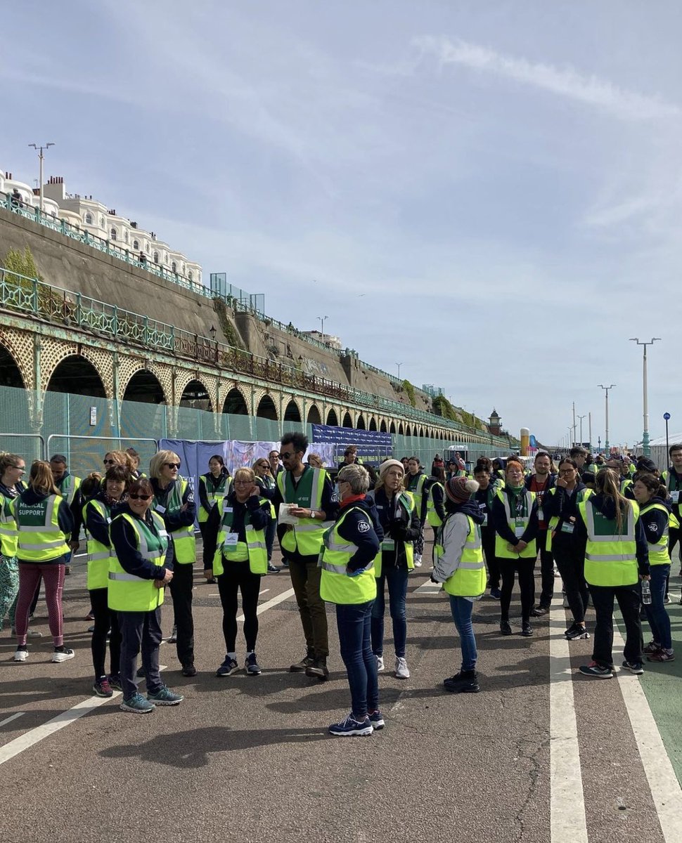 BrightPods's tweet photo. Amazing day at @BrightonMarathn today. Liz  @familyfeetsol one of our clinical tutors leading a team of podiatrists &amp; @BrightPods podiatry students as part of the medical team providing care to the marathon runners 🏃🏻‍♀️🏃🏼🏃🏼‍♂️@SHSUnivBrighton @uniofbrighton https://t.co/F7evQjun8X