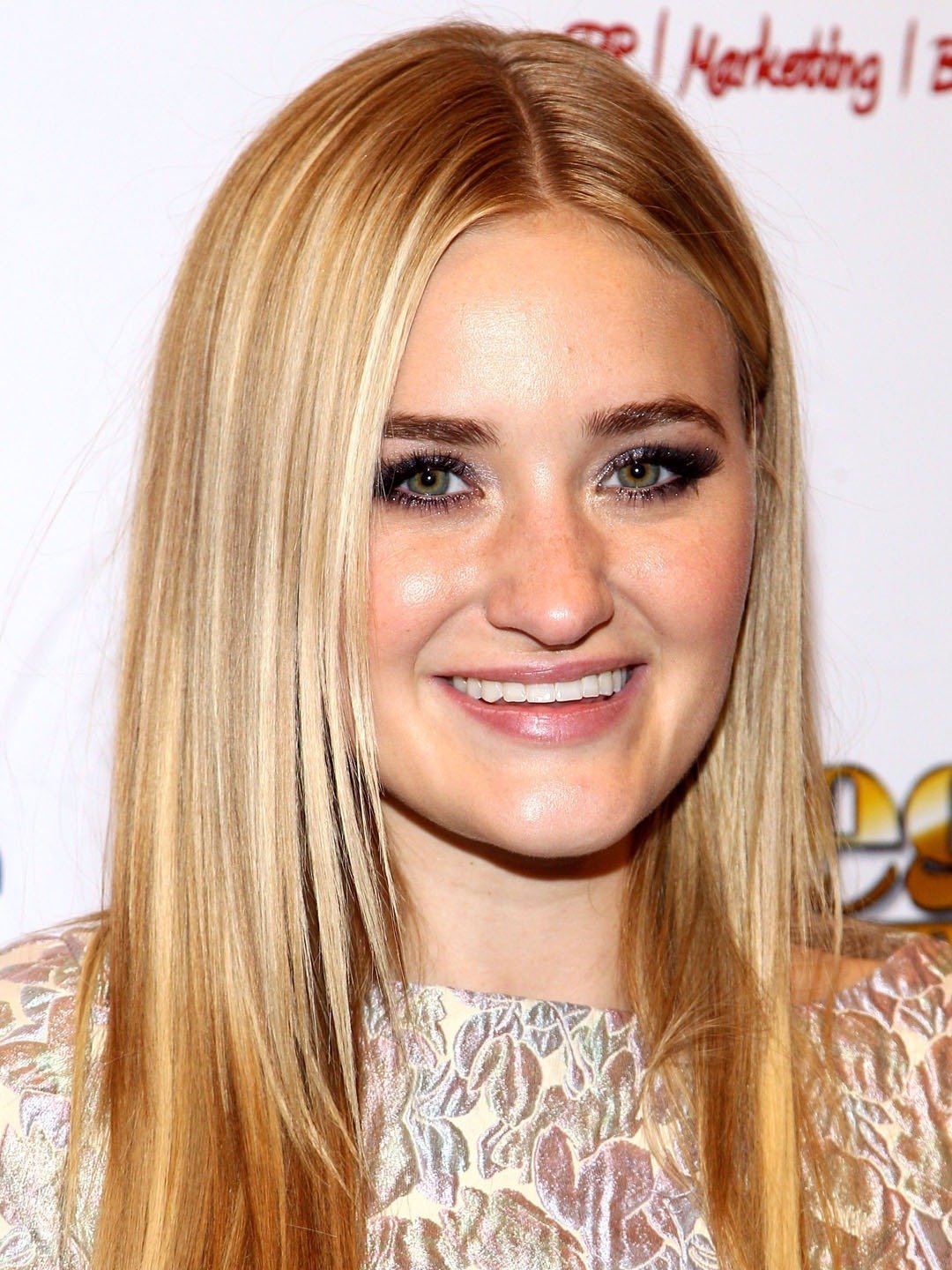 Happy 31st birthday to AJ Michalka! The actress who played Lainey Lewis from The Goldbergs and Schooled. 