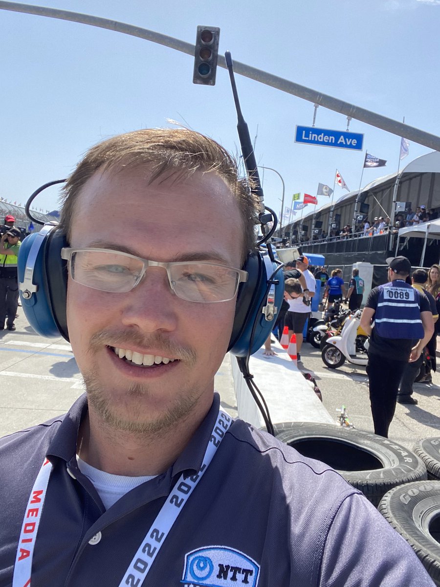 Marathon broadcast weekend complete! That was:

2 #FormulaE qualifying sessions
2 #FormulaE races
3 #IndyCar practices plus warmup
1 #IndyCar race

Not a bad weekend. I love my job!

#AGPLB #RomeEPrix