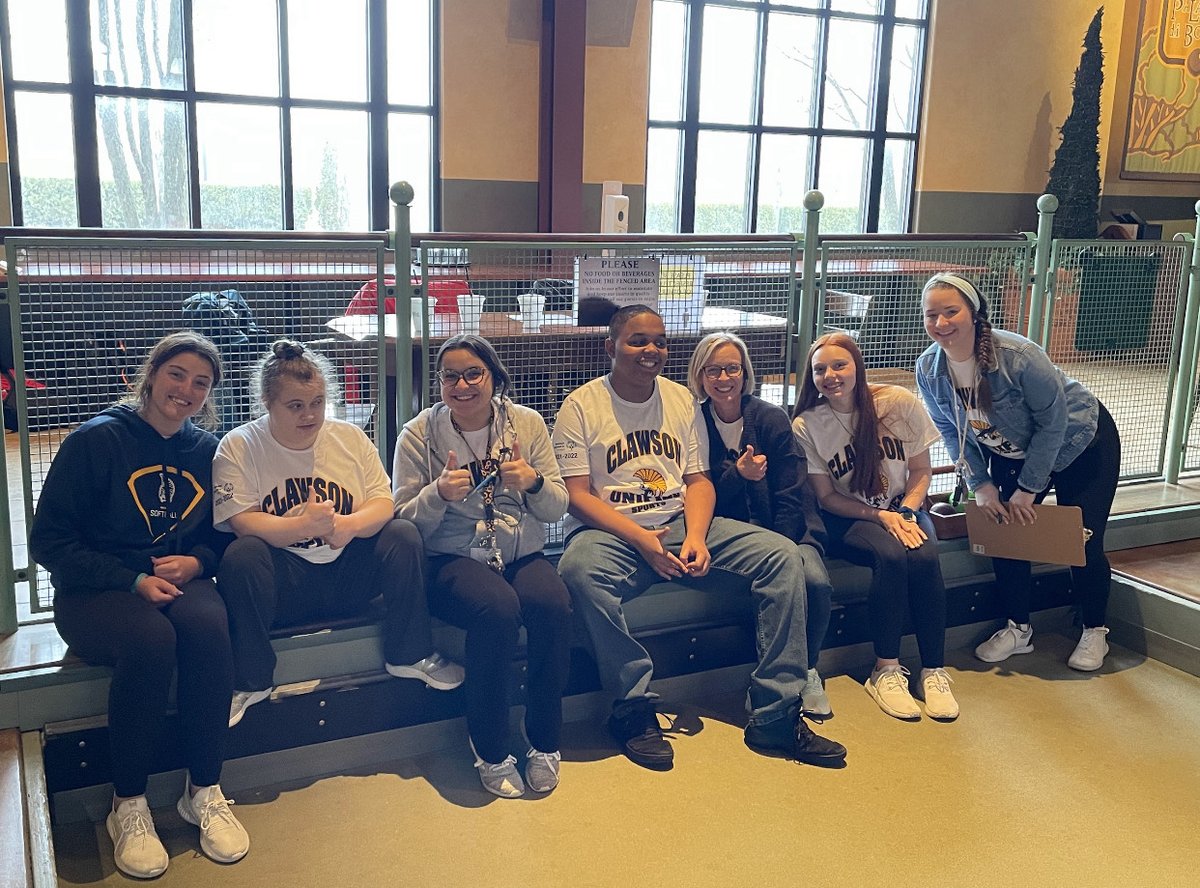 Clawson_Schools's tweet photo. Check out Clawson High School’s Unified Bocce program – a new inclusive sport at CHS! The program’s mission is to always have fun, make new friends and learn a new sport! Excellent job, squad! #ClawsonPride https://t.co/TeLpHHbKJ0