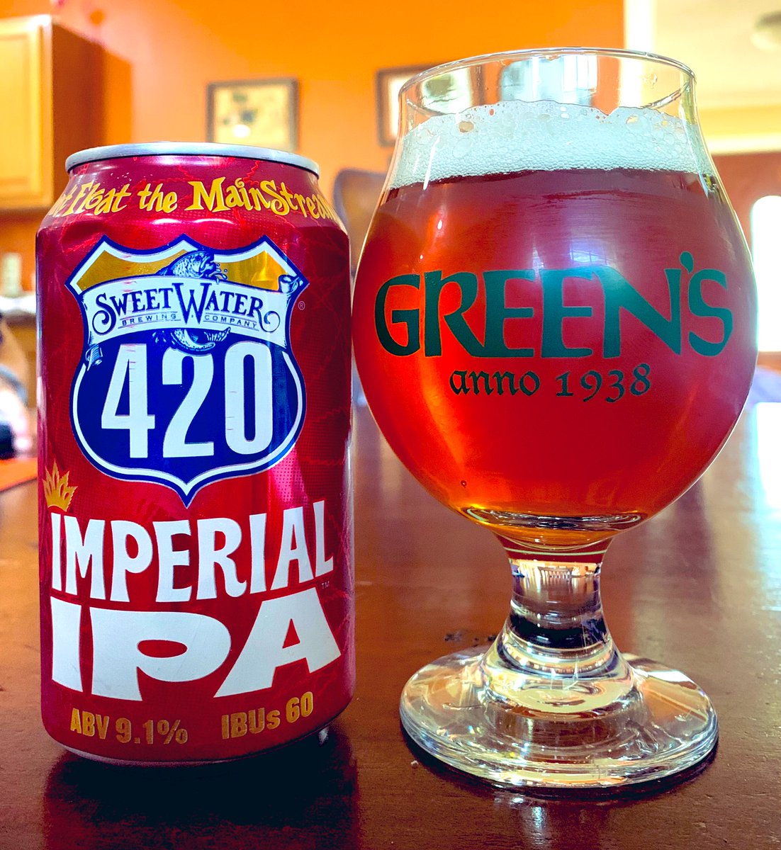 SCBeerExplorer's tweet photo. 420 Imperial IPA by @sweetwaterbrew.
Pine aroma. Clear, amber pour. Loads of malt with some bitter, piney hops.
#BeerReview #GABeer #ATLBeer #Sweetwater420 #DontFloatTheMainStream https://t.co/CRj7xOtm9Y