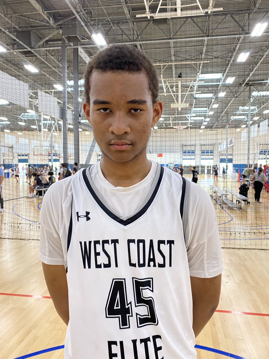 WWFE_RCT's tweet photo. Last game at #SoCalHoopReview 2025 6’5 PF/C Elijah Bragg finished with 12points 10rebounds 1block 2assist overall strong effort by the Big Fella to help lead his team @wceua SD 15U National Team to a 3-1 record 🔥

@Brandall31 @CoachSimon2 
@TheRealBoBrewer @FullTimeHoops1 https://t.co/UaPARu2nLY
